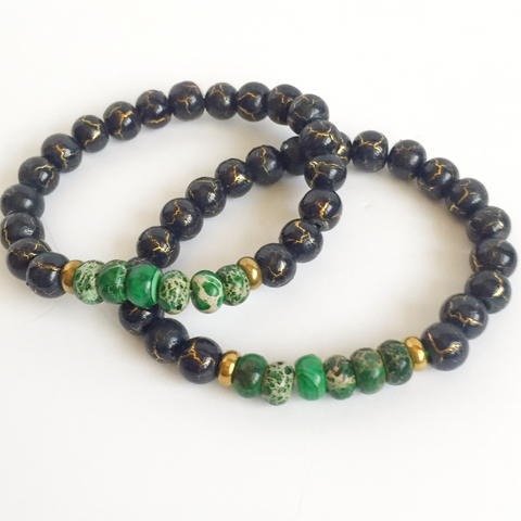 Green jade and black beaded bracelet